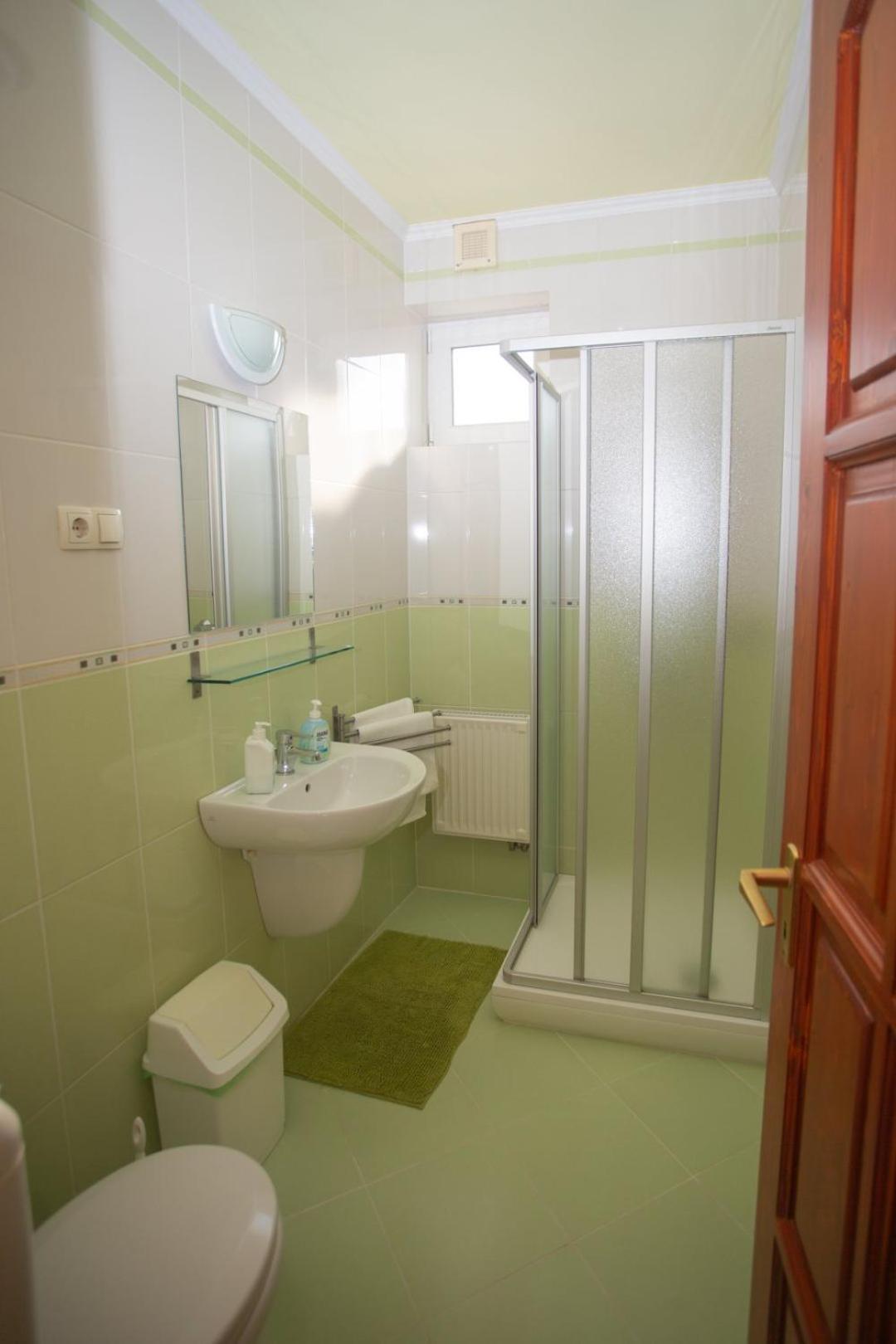 Kondics Apartmanhaz シャールヴァール エクステリア 写真