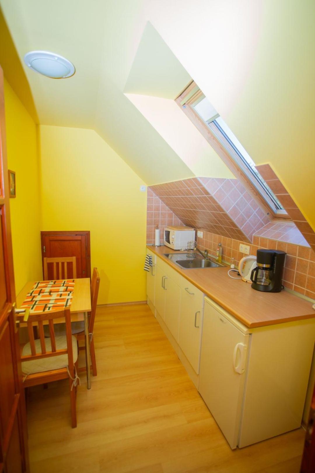 Kondics Apartmanhaz シャールヴァール エクステリア 写真