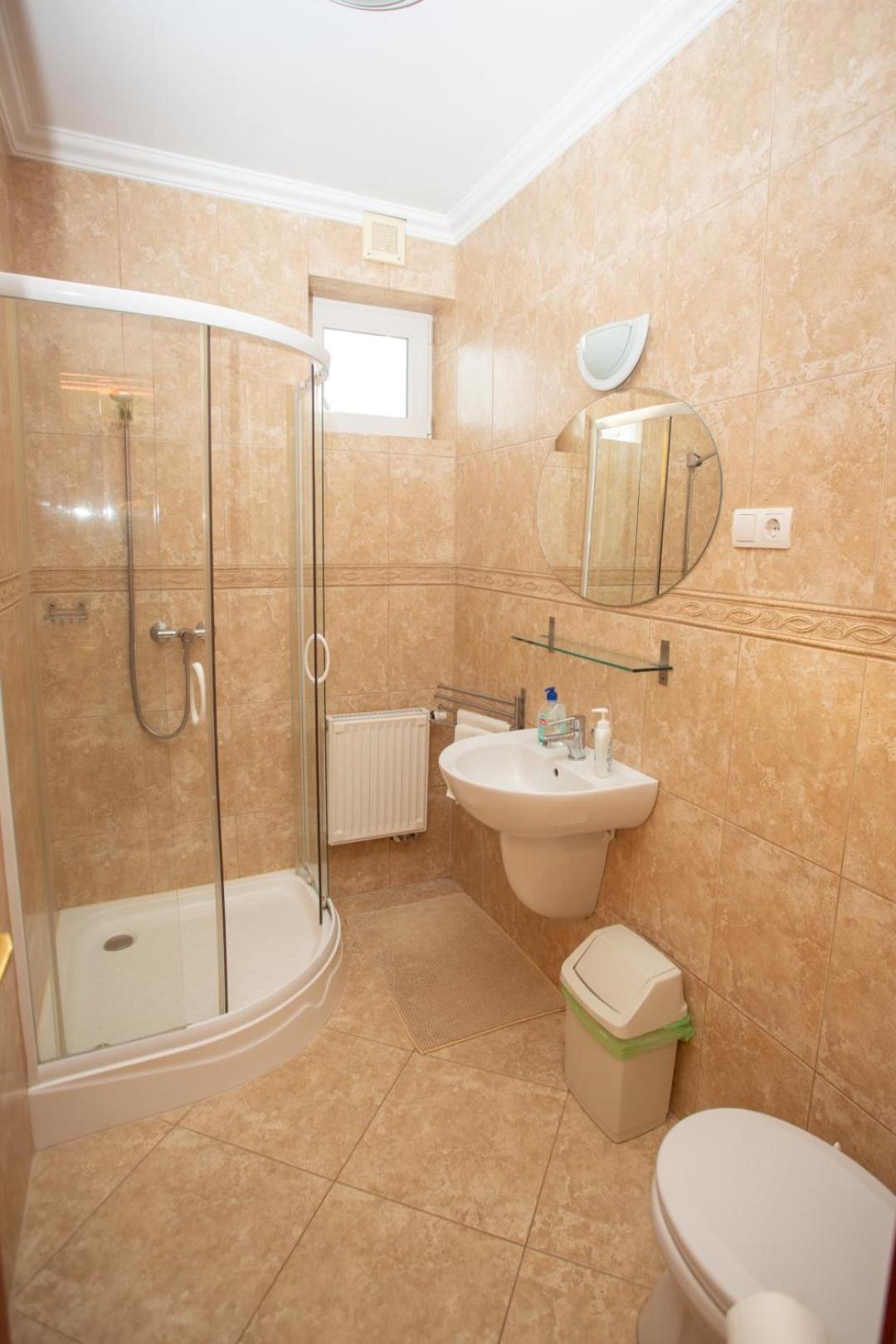 Kondics Apartmanhaz シャールヴァール エクステリア 写真