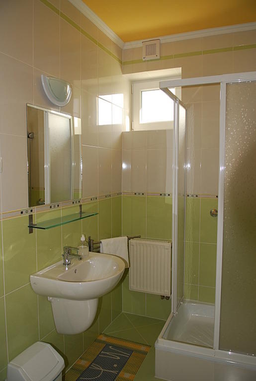 Kondics Apartmanhaz シャールヴァール 部屋 写真