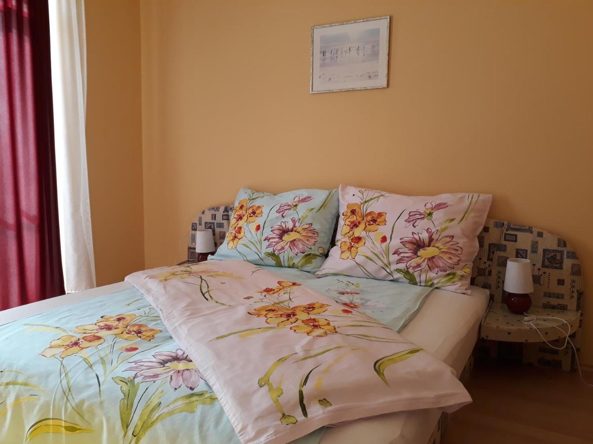 Kondics Apartmanhaz シャールヴァール エクステリア 写真