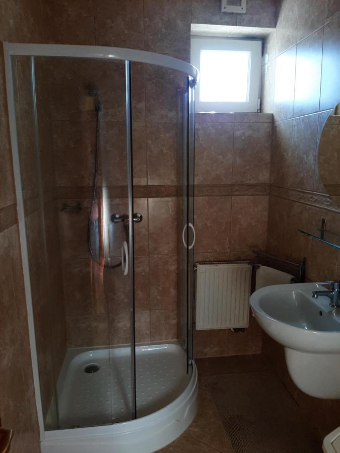 Kondics Apartmanhaz シャールヴァール エクステリア 写真